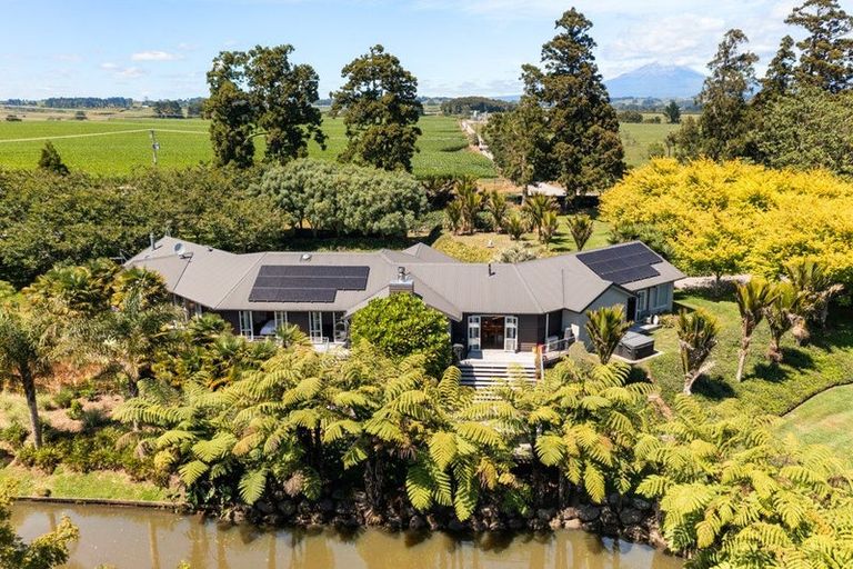 Photo of property in 187 Te Arei Road East, Huirangi, New Plymouth, 4373