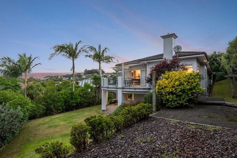 Photo of property in 71 William Bayes Place, Red Beach, 0932