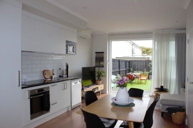 Photo of property in 27 Spotted Dove Road, Hobsonville, Auckland, 0616
