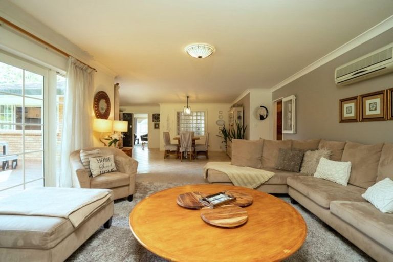 Photo of property in 25 Walpole Avenue, Hillpark, Auckland, 2102