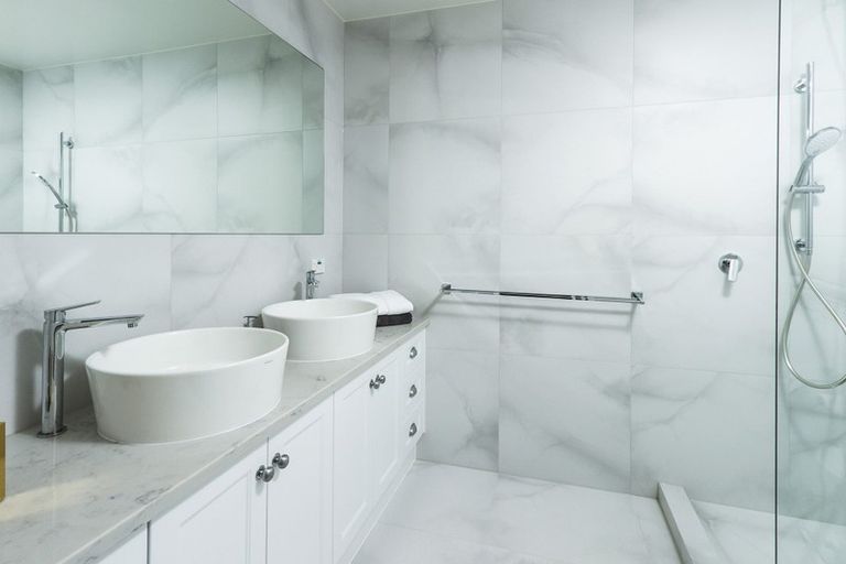 Photo of property in 2/15 Saltburn Road, Milford, Auckland, 0620