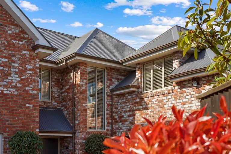 Photo of property in 16a Hadlow Place, Burnside, Christchurch, 8041