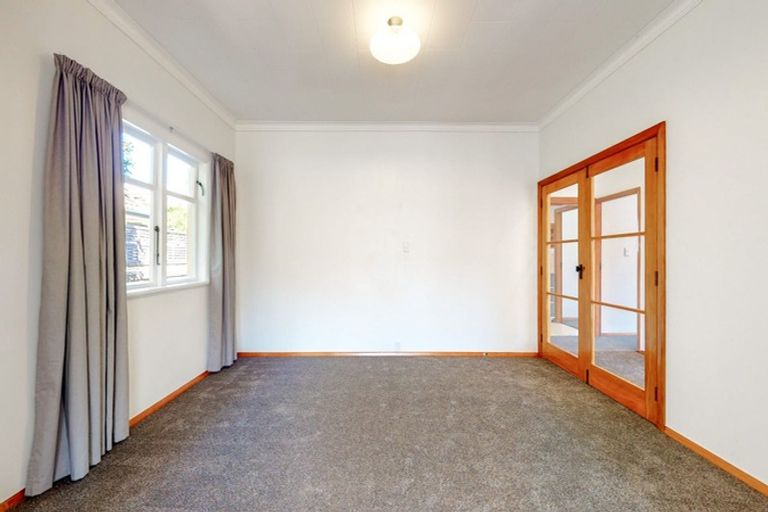 Photo of property in 21 Military Road, Boulcott, Lower Hutt, 5010