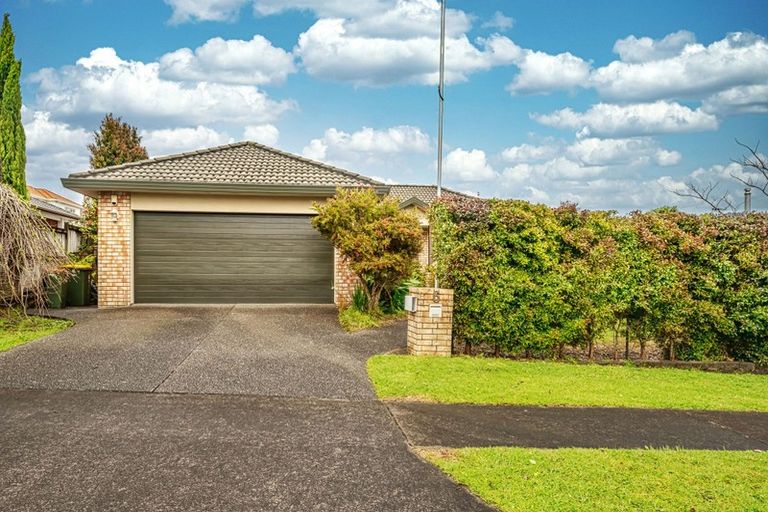 Photo of property in 6 Dairyland Drive, East Tamaki Heights, Auckland, 2016