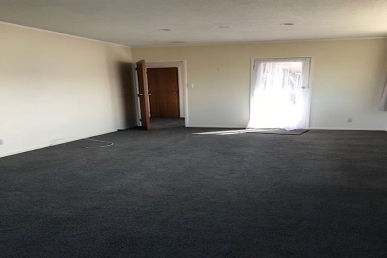 Photo of property in 2/31 Mccrystal Avenue, Bucklands Beach, Auckland, 2012