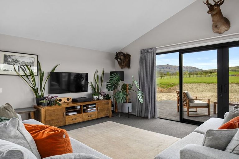 Photo of property in 39 Kordia Way, Waikerikeri, Alexandra, 9391