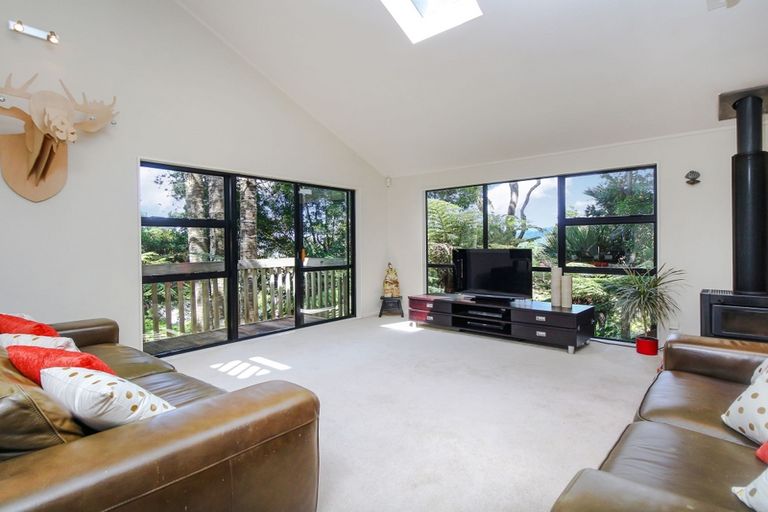Photo of property in 89a Woodlands Park Road, Titirangi, Auckland, 0604