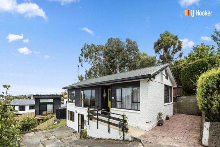 Photo of property in 11 Carnarvon Street, Belleknowes, Dunedin, 9011