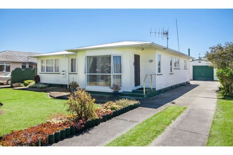 Photo of property in 15 Rimu Street, Edgecumbe, 3120