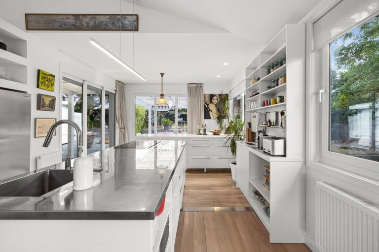 Photo of property in 6 Finnis Lane, Hospital Hill, Napier, 4110