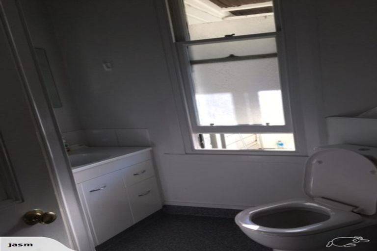 Photo of property in 32 Park Street, North Dunedin, Dunedin, 9016