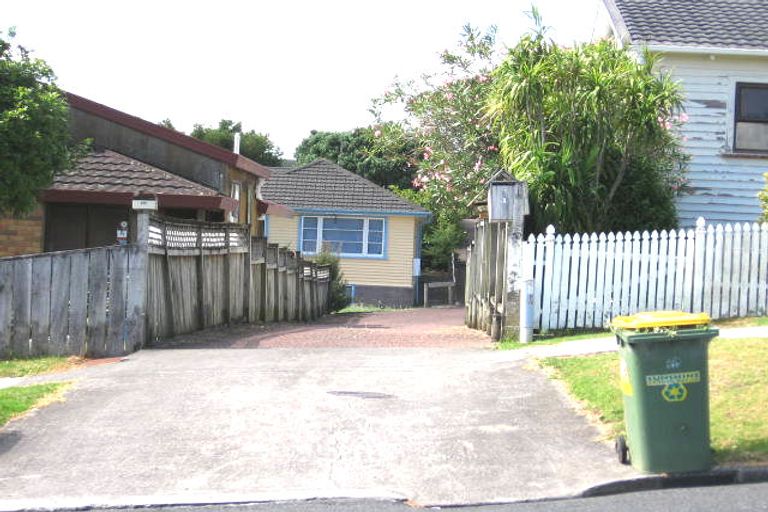 Photo of property in 4/16 Arahoe Road, New Lynn, Auckland, 0600