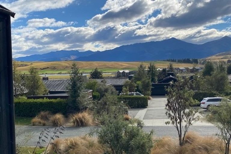 Photo of property in 17 Rannoch Drive, Jacks Point, Queenstown, 9371