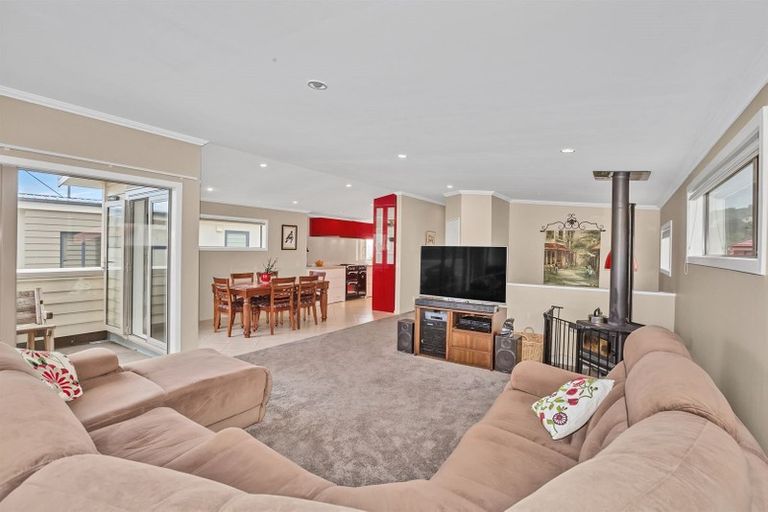 Photo of property in 3a Cromarty Place, Papakowhai, Porirua, 5024