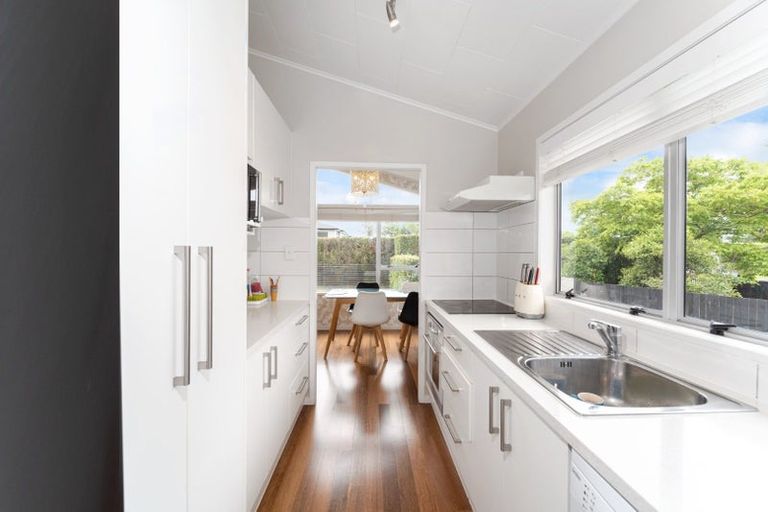 Photo of property in 25a Waipani Road, Te Atatu Peninsula, Auckland, 0610