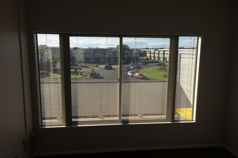 Photo of property in 6/26 Lovell Court, Rosedale, Auckland, 0632