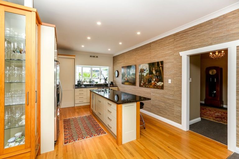 Photo of property in 331 Barrett Road, Omata, New Plymouth, 4374