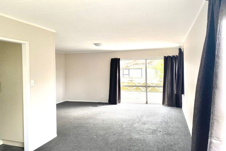 Photo of property in 3 Sabana Place, Unsworth Heights, Auckland, 0632
