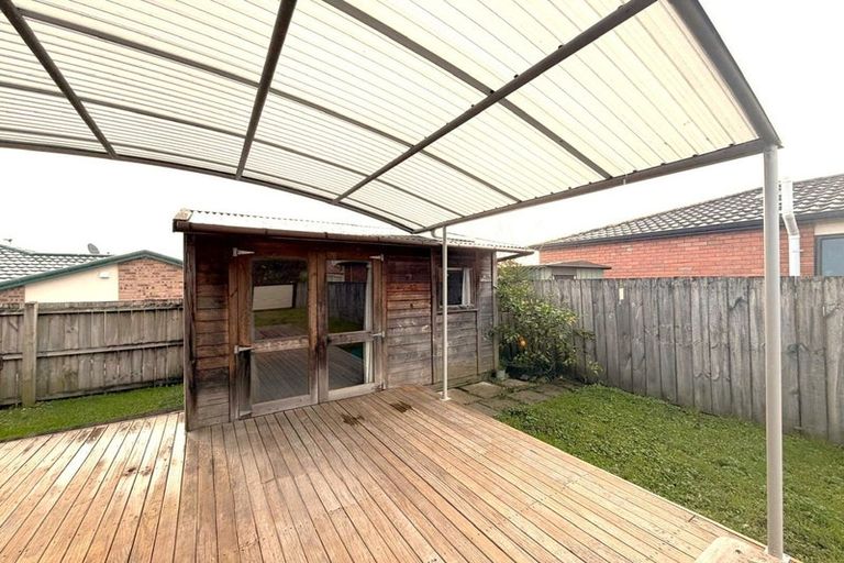 Photo of property in 38 Woodbank Drive, Glen Eden, Auckland, 0602