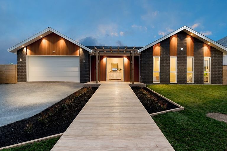 Photo of property in 5 Gemscott Crescent, Huapai, Kumeu, 0810