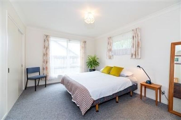 Photo of property in 17 Lasque Place, Glen Eden, Auckland, 0602