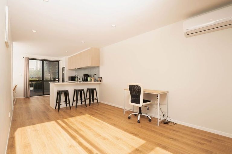 Photo of property in 9b Colin Chester Drive, Silverdale, 0932