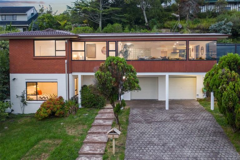 Photo of property in 6 Toi Toi Place, Northcote, Auckland, 0627