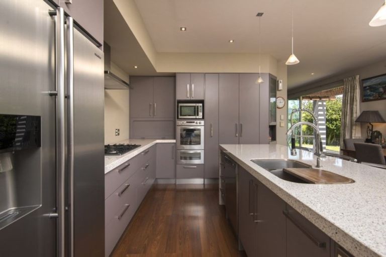 Photo of property in 24 Glentui Place, Waikawa, Picton, 7220