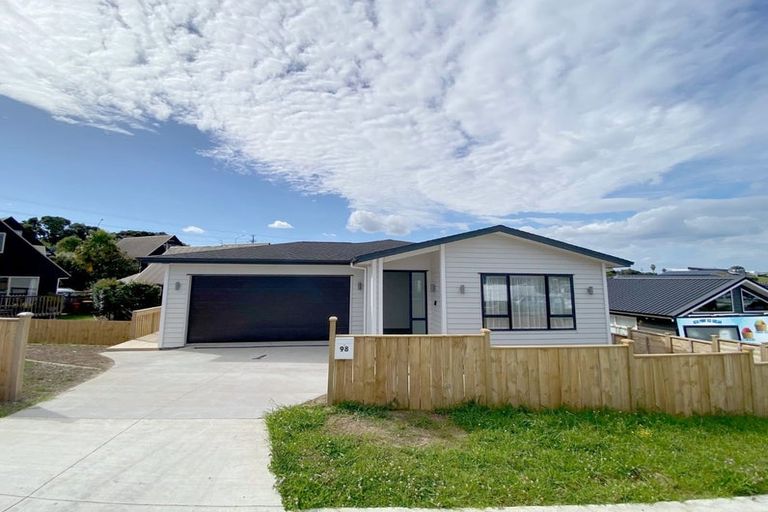 Photo of property in 98 Taikura Avenue, Red Beach, 0932