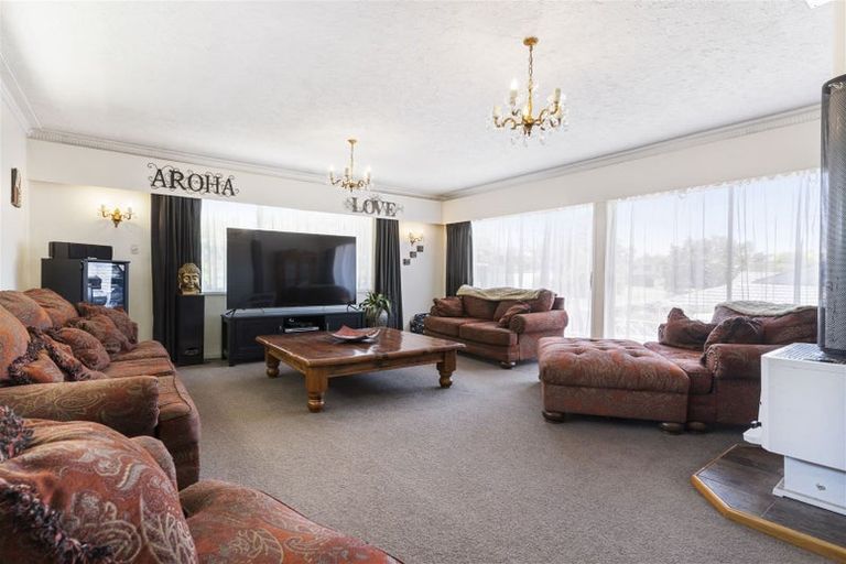 Photo of property in 36 Cascades Road, Pakuranga Heights, Auckland, 2010