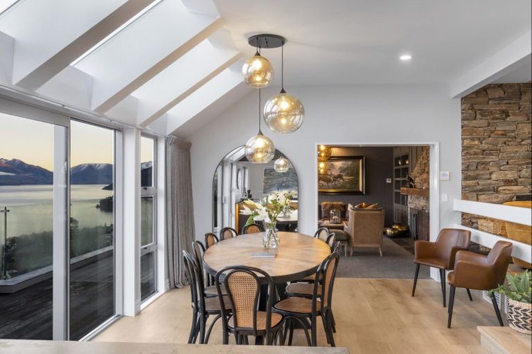 Photo of property in 10 Peregrine Place, Queenstown, 9300
