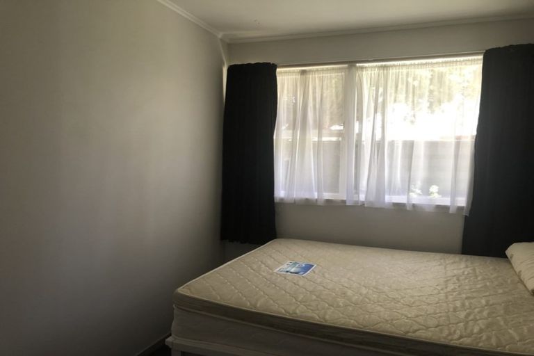 Photo of property in 8 Advene Road, Cockle Bay, Auckland, 2014