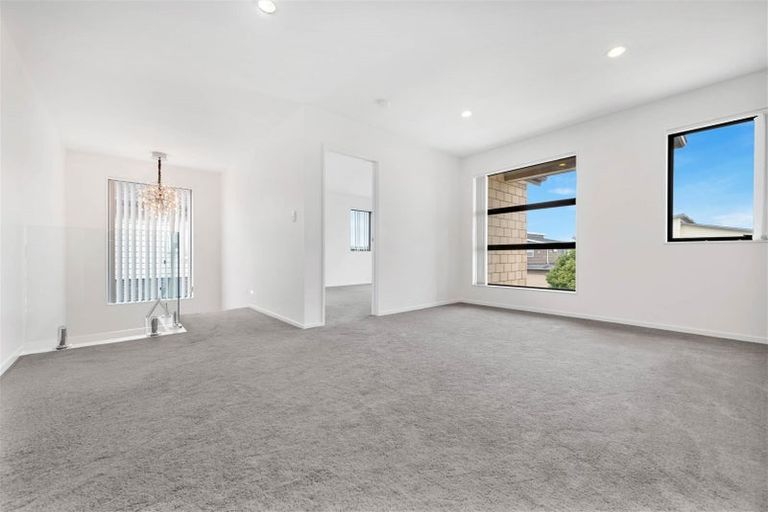 Photo of property in 37 Rosewell Crescent, Flat Bush, Auckland, 2019
