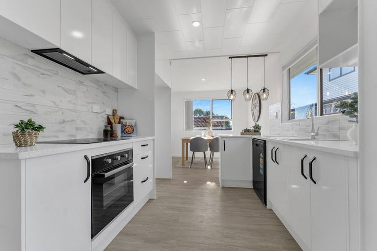 Photo of property in 3 Kendall Court, Wattle Downs, Auckland, 2103