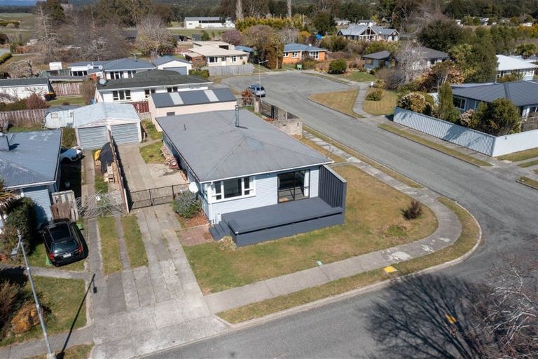 Photo of property in 26 Mararoa Drive, Manapouri, 9679