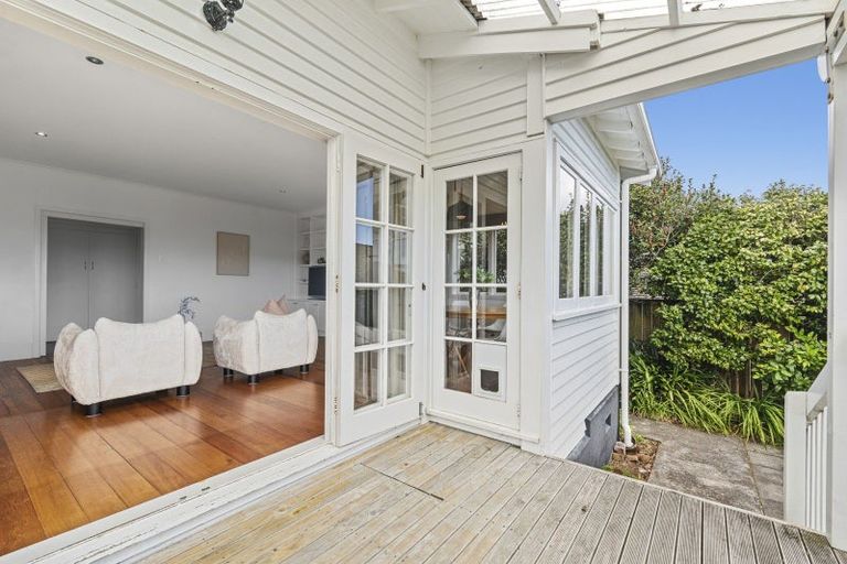 Photo of property in 87 Pendarves Street, New Plymouth, 4310