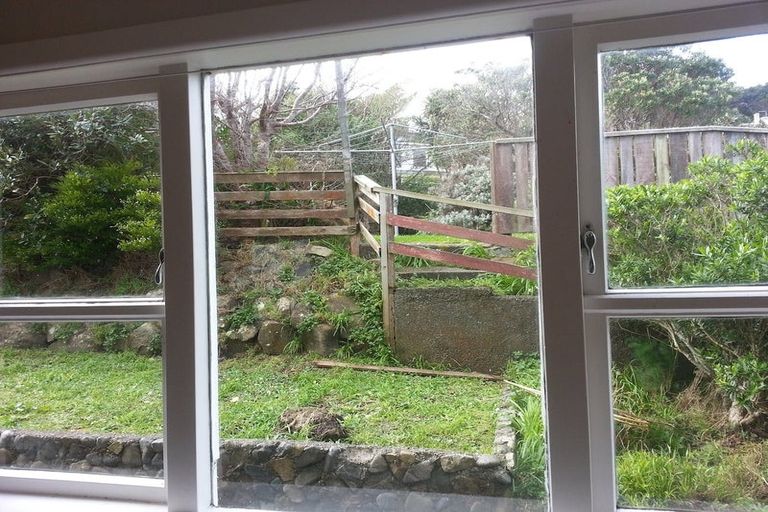 Photo of property in 12 Huntingdon Street, Northland, Wellington, 6012