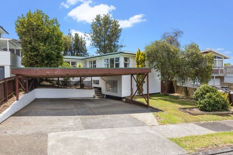 Photo of property in 38 Chatsworth Crescent, Pakuranga Heights, Auckland, 2010