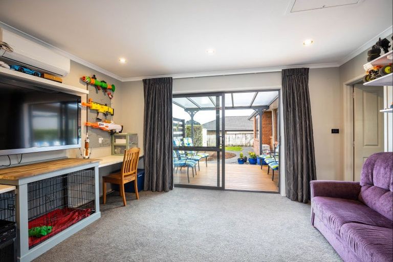 Photo of property in 24 Ainslee Street, Highlands Park, New Plymouth, 4312