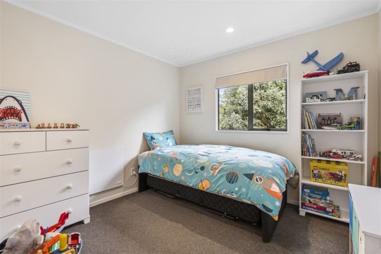 Photo of property in 103a Brian Crescent, Stanmore Bay, Whangaparaoa, 0932
