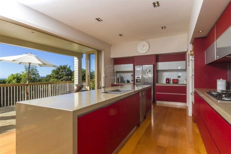Photo of property in 121 Wade River Road, Stanmore Bay, Whangaparaoa, 0932