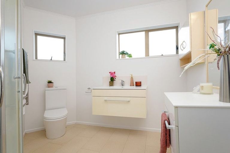 Photo of property in 17a Tirimoana Road, Te Atatu South, Auckland, 0602