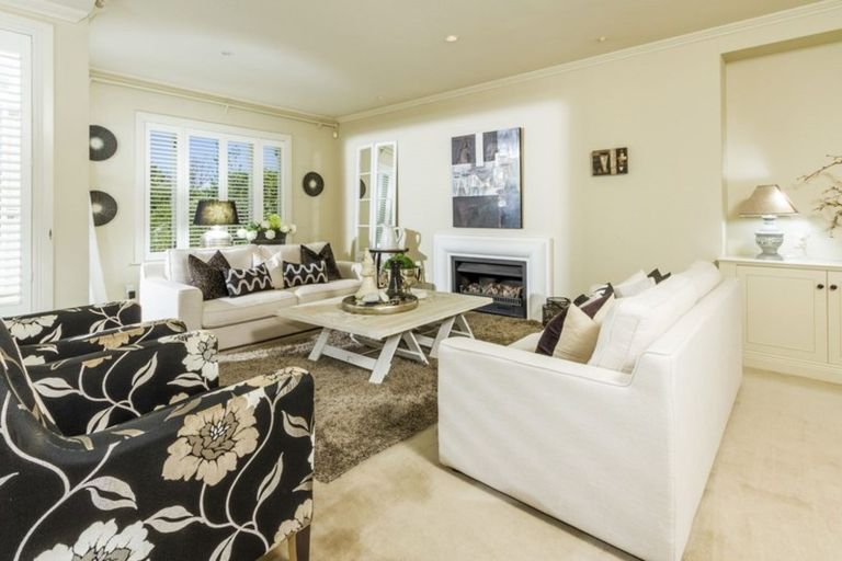 Photo of property in 16 Tiri Road, Milford, Auckland, 0620