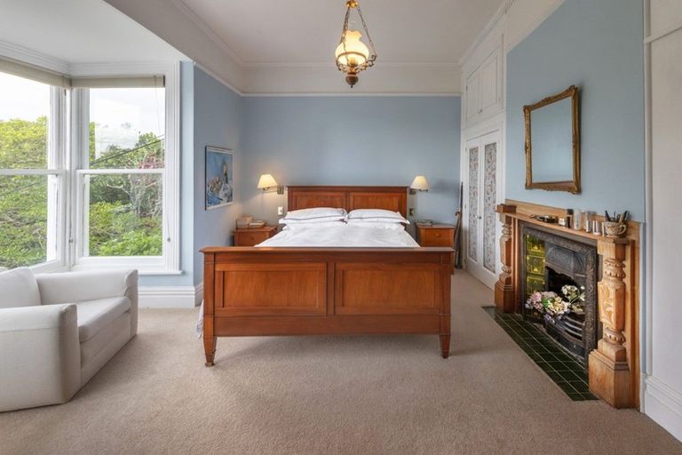 Photo of property in 12 Northland Road, Northland, Wellington, 6012