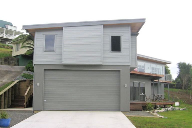 Photo of property in 112 Oratia Place, Onemana, Whangamata, 3691
