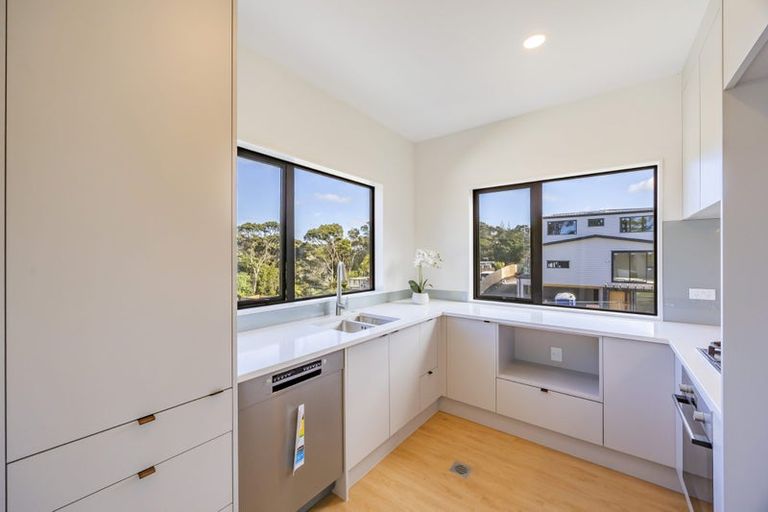 Photo of property in 24d Gladys Avenue, Glenfield, Auckland, 0629