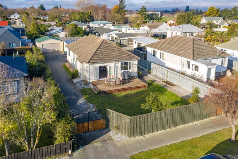 Photo of property in 8 Lindon Street, Rangiora, 7400