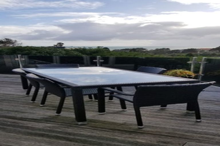 Photo of property in 21 Arden Place, Oakura, 4314