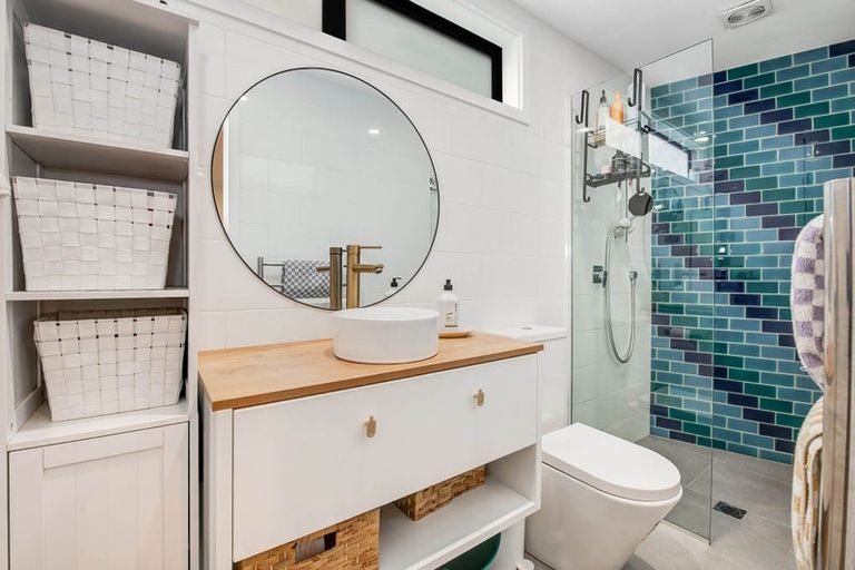 Photo of property in 61 Brian Crescent, Stanmore Bay, Whangaparaoa, 0932