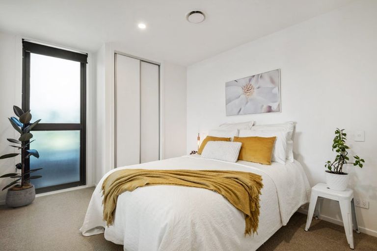 Photo of property in 205/8 Waikumete Road, Glen Eden, Auckland, 0602